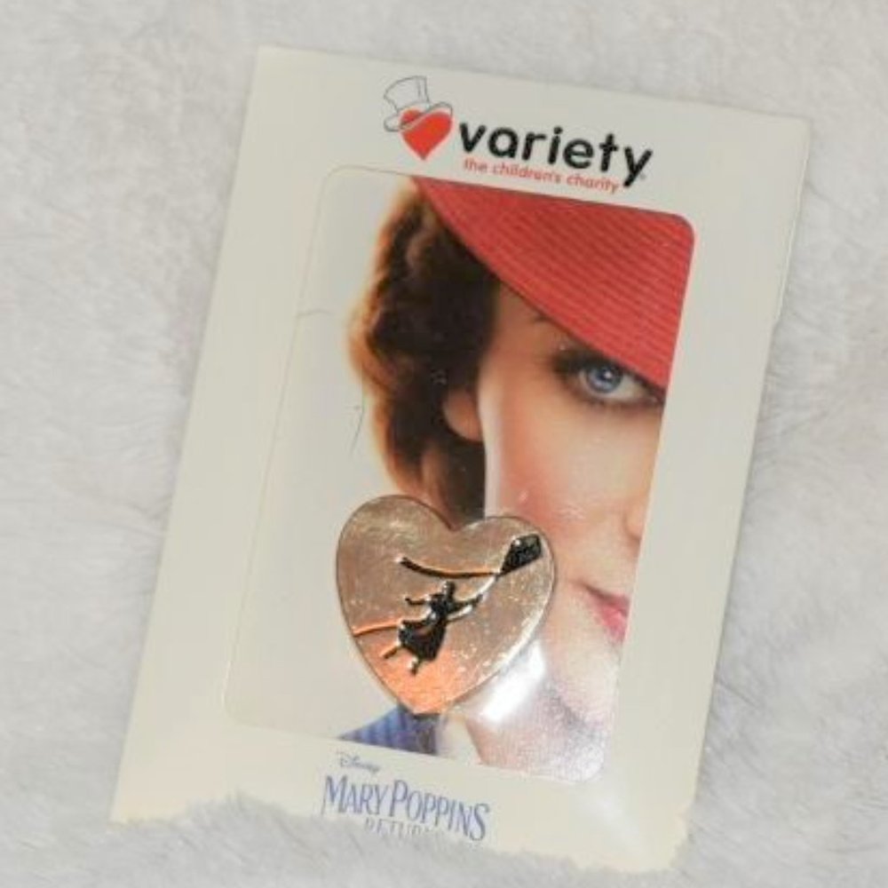 Variety Mary Poppins Returns Fly a Kite Heart Pin Button Collectible Disney